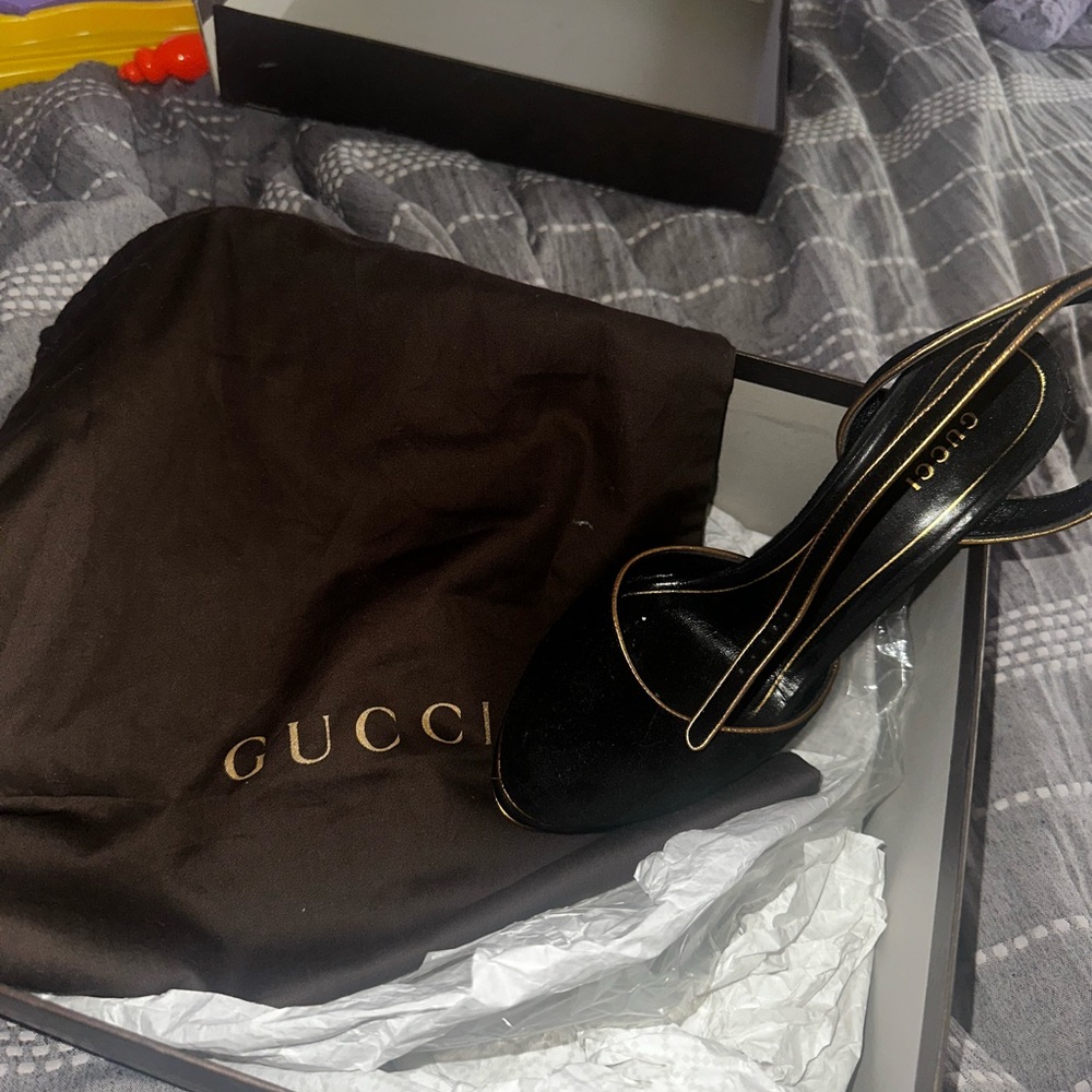 Gucci Black and Gold Heels - Picture 15 of 16
